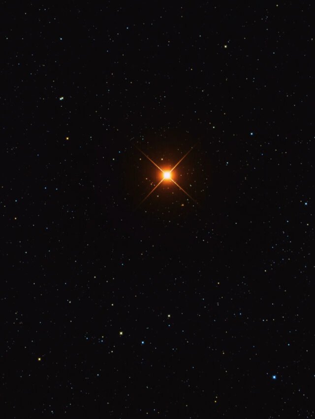 betelgeuse: the red giant star in Orion constellation